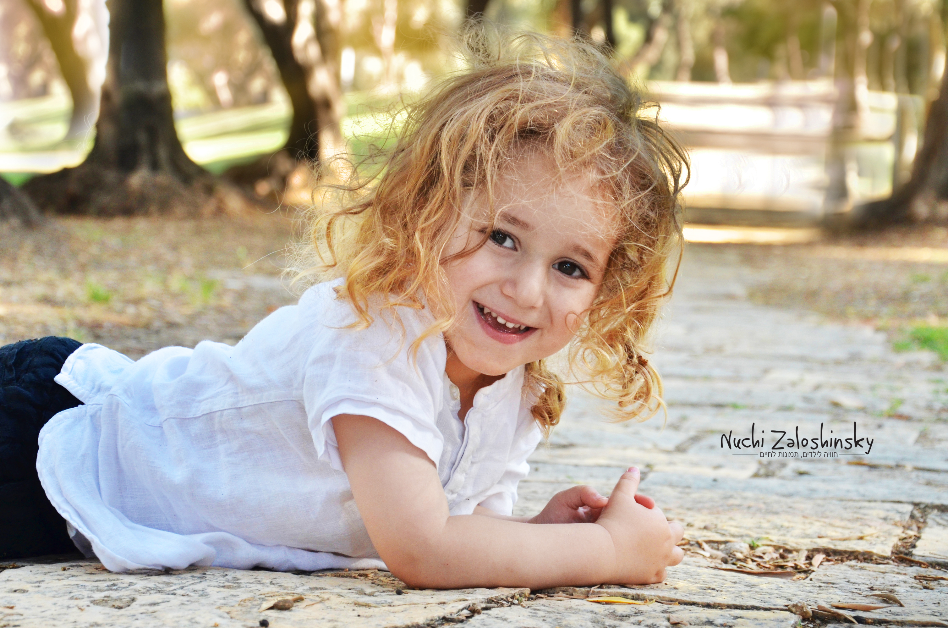 נוחי זלושינסקי - צלמת ילדים ומשפחות
