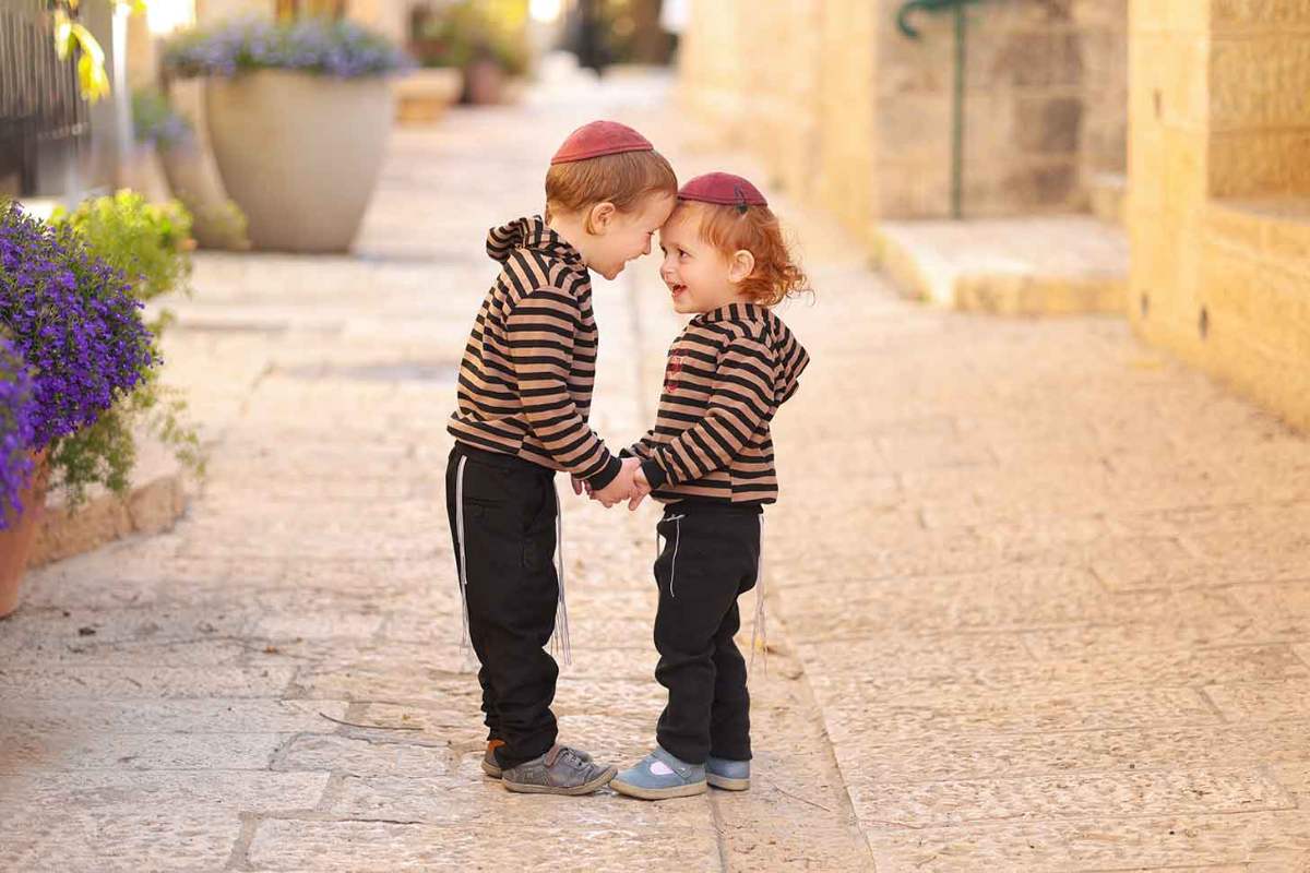 חוץ - 4