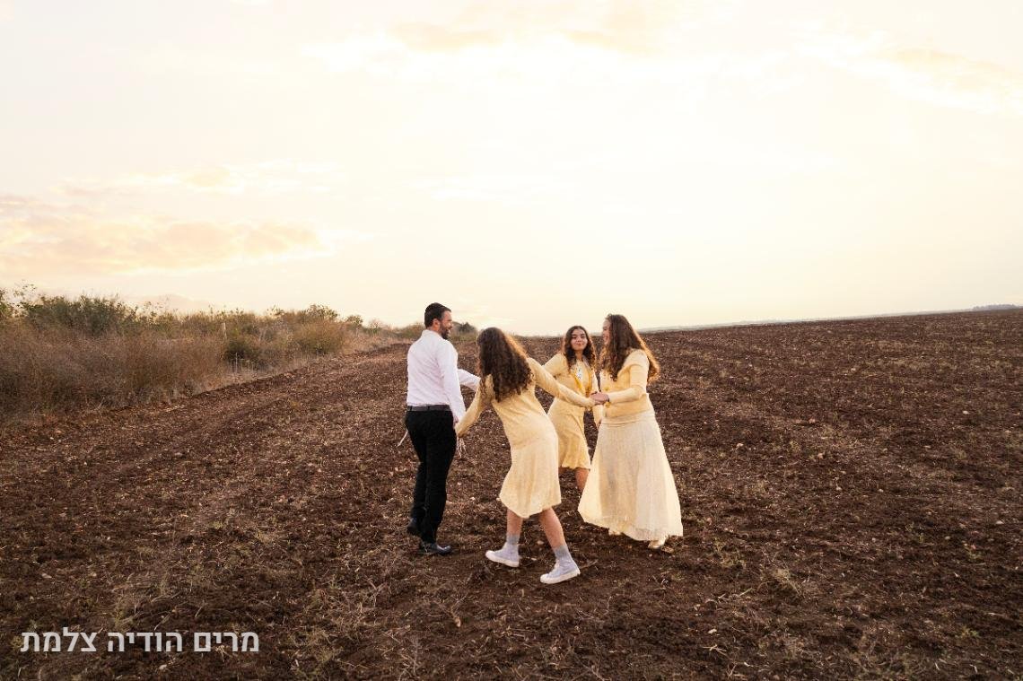 בת מצווה צילומי חוץ תאומות - 1